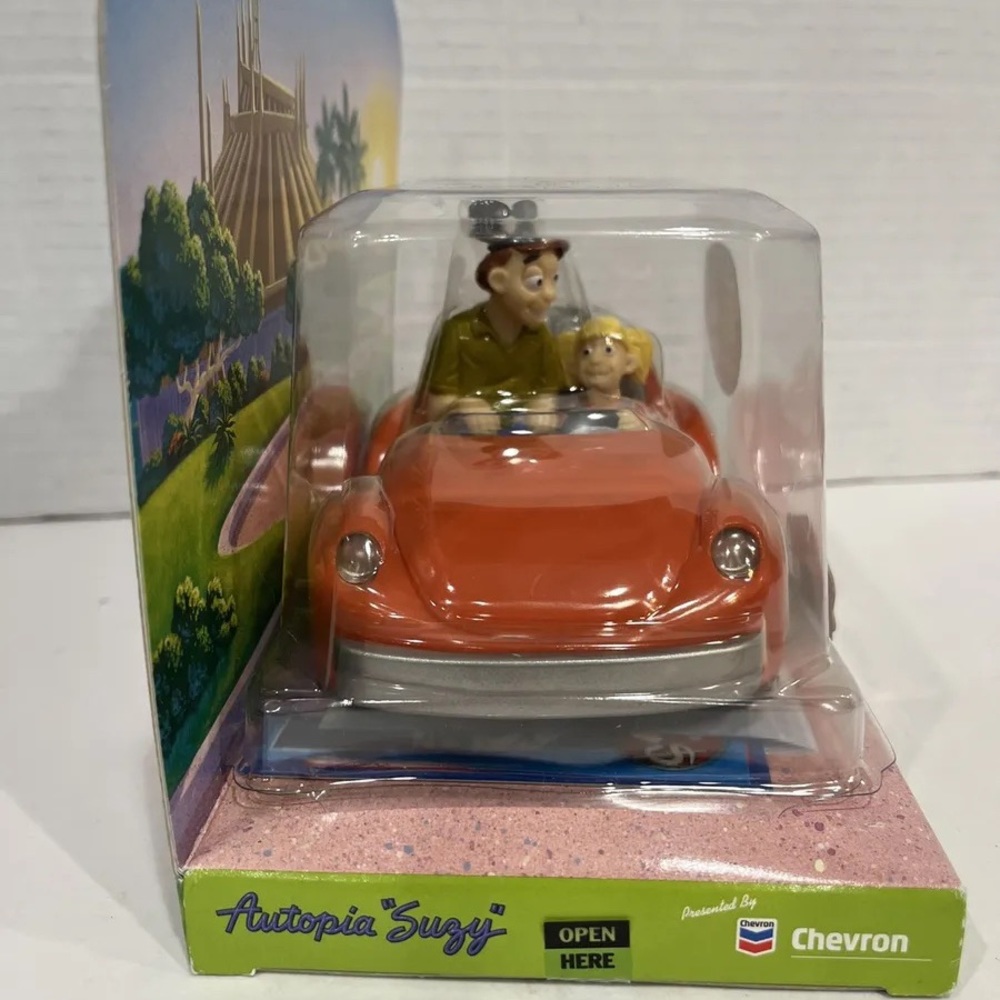 🎁✨ Chevron Autopia Cars Disneyland Suzy Orange In Original Package Unopened.